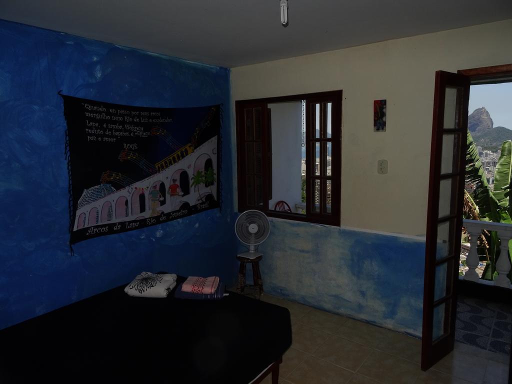 Favelinha Hostal